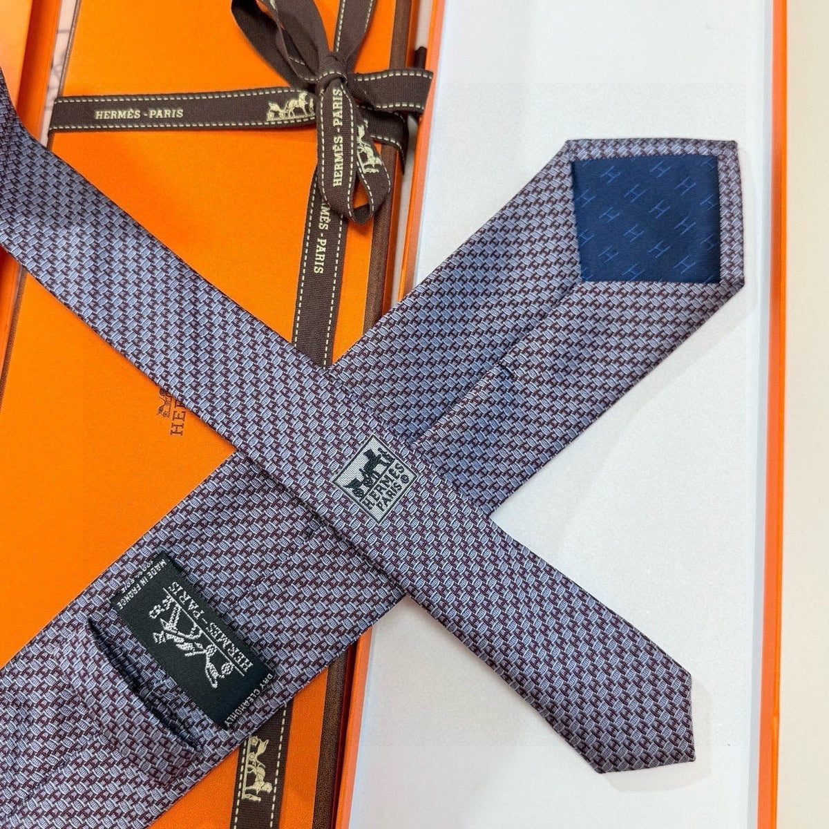 Hermes Style Men's Micro Geometric Silk Tie