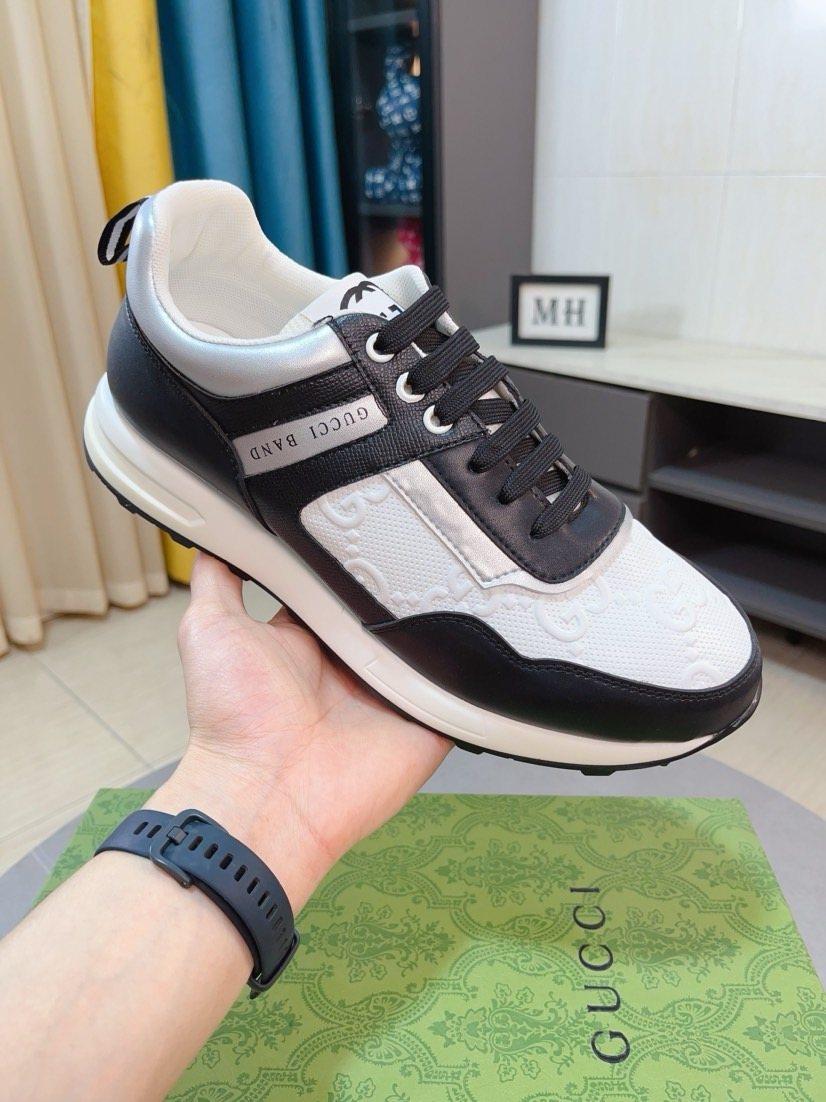 Gucci Men’s Textured Low-Top Sneakers